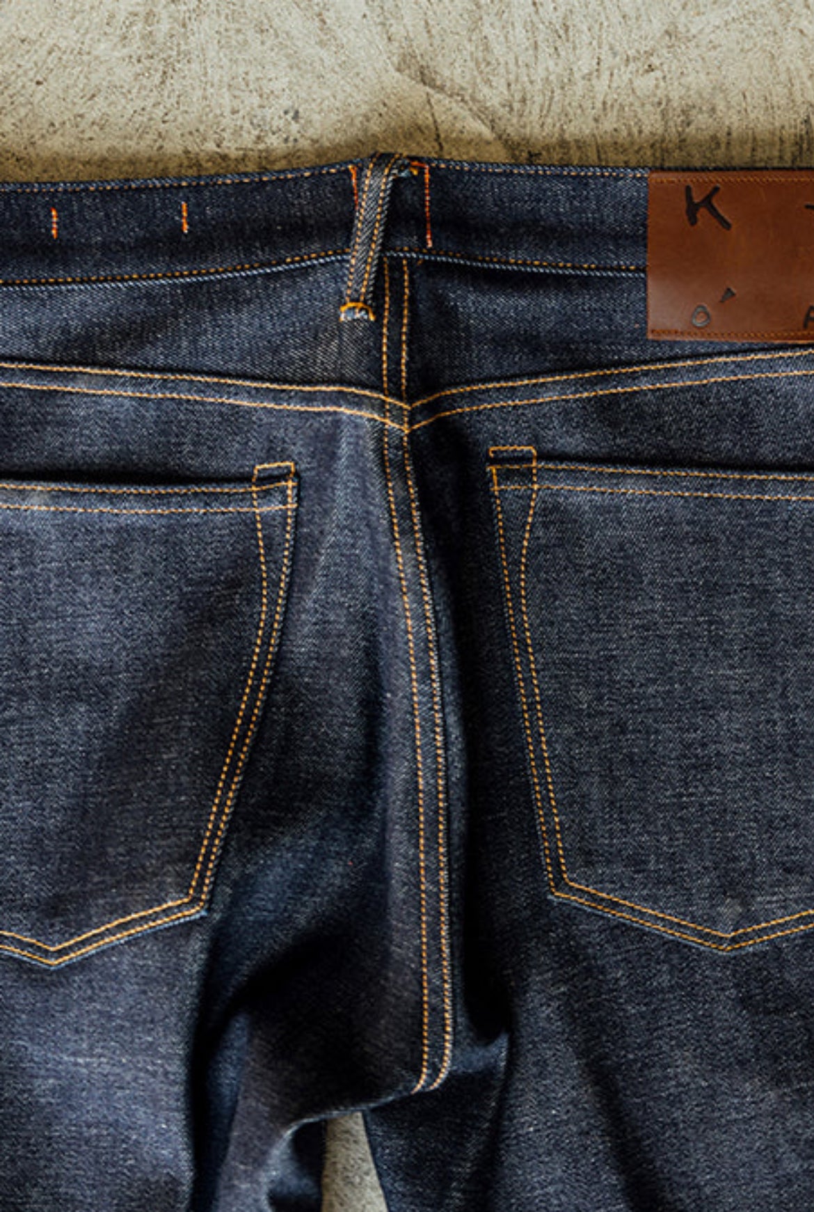 The Barrel Classic Straight - Indigo Raw 14oz Selvedge