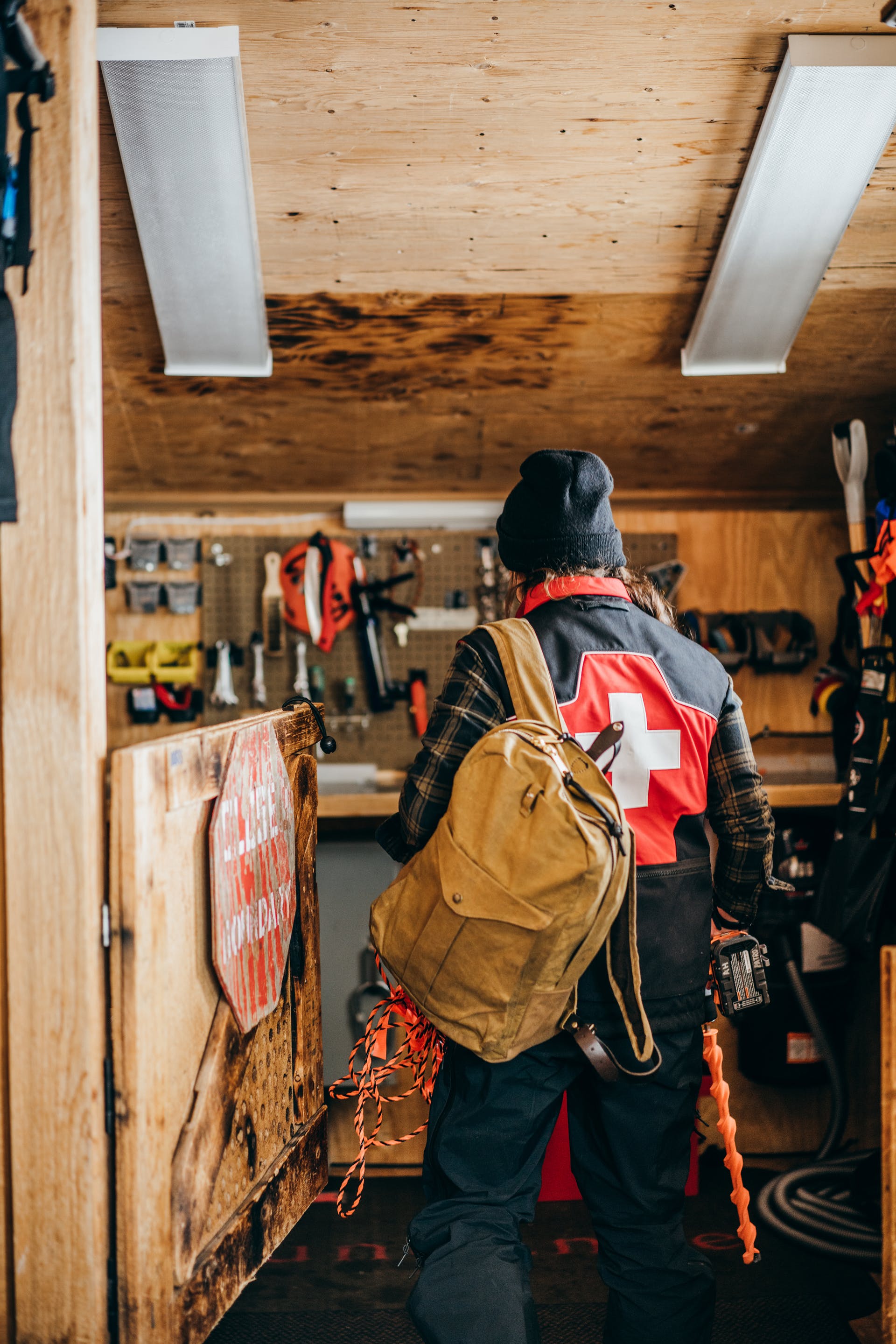 JOURNEYMAN BACKPACK - TAN